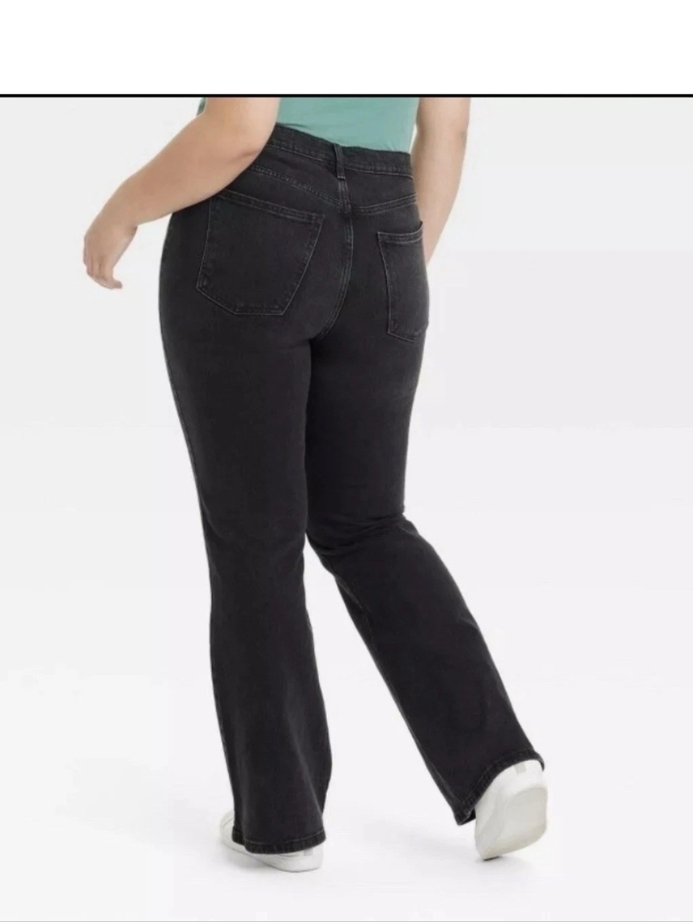 Universal Thread Women's High-Rise Flare Jean Fitted Hip and Thigh Comfort Stre - Picture 2 of 8